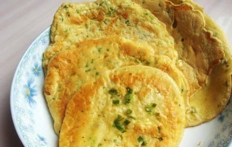  油腻|厨娘教我做鸡蛋饼，只需牢记3点，好吃不油腻，孩子直呼吃不够