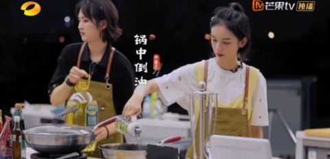 蘇有朋|中餐廳把黃曉明請(qǐng)來又不開撕，芒果臺(tái)轉(zhuǎn)性了？我看沒那么簡(jiǎn)單