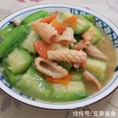 道家常干鱿鱼炒丝瓜|这道家常干鱿鱼炒丝瓜简单快手，超下饭
