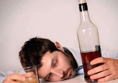 戒酒|戒酒好可什么人戒酒要谨慎？2类人群应注意，小心酒瘾越来越大