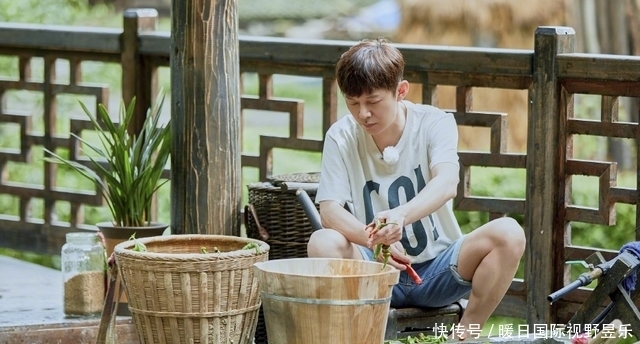 《向往的生活》王牌综艺归来,张艺兴加盟,子枫感叹蘑菇屋原生态