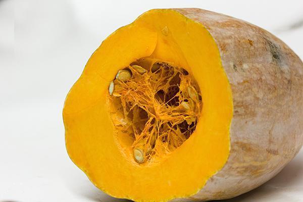 月经|女性来月经时,4种食物舍得吃,暖宫又排污,子宫会比较健康