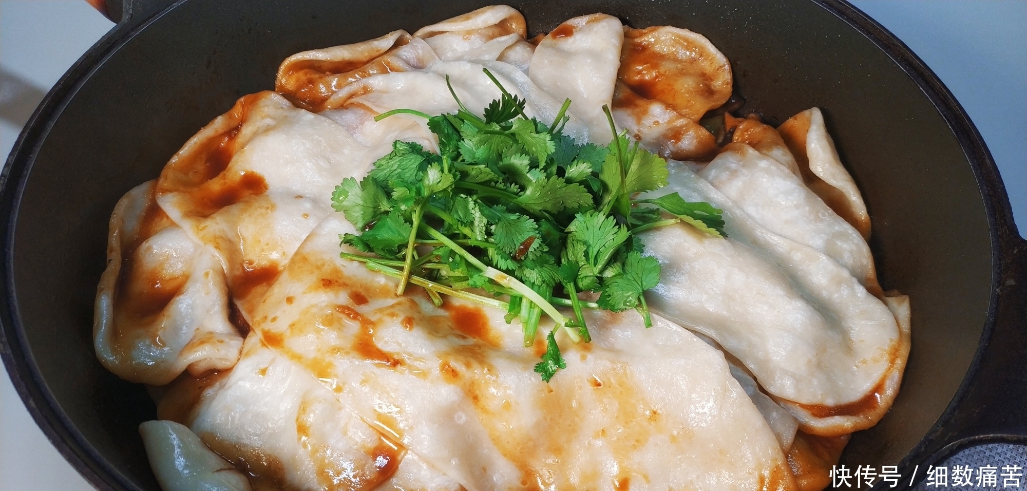  一顿饭|天冷了，餐桌上最适合这样吃，一道菜解决一顿饭，家人都喜欢