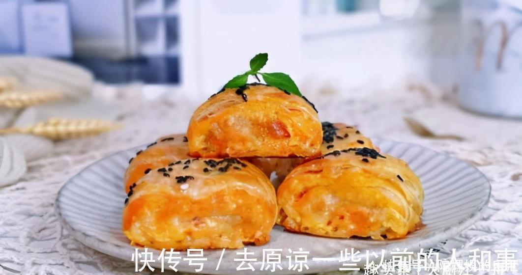 手抓饼|天冷后要多吃红薯,教你新吃法,不煮不油炸,香甜软糯又好吃