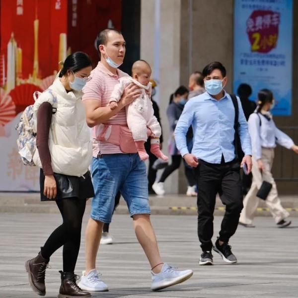 春天|26℃，这就是广州的春天，街坊直接换短袖