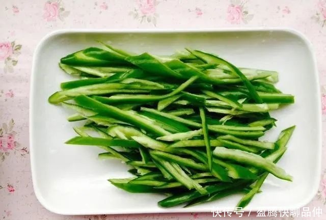 洋葱和此物一起炒,等于“血管清洁工”,软化血管,血管也通畅了