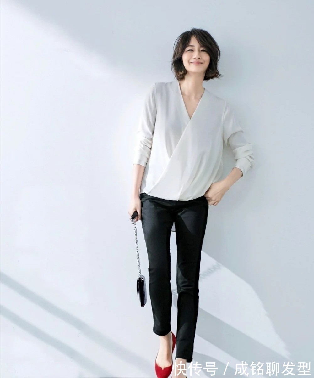 搭配|女人不管年纪多大，都可以尝试“露脚踝”搭配，时髦显高又显腿长