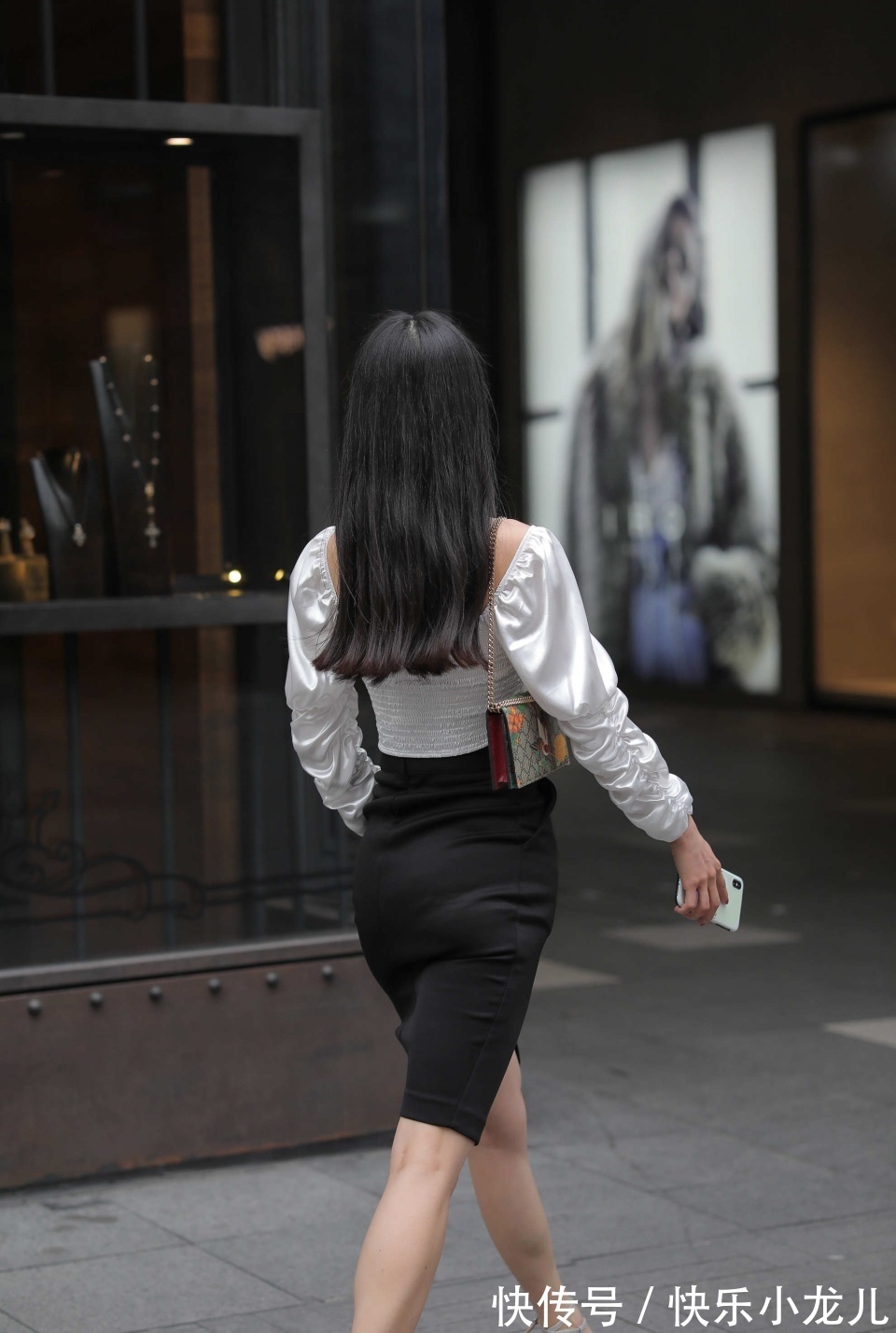 韵味|复古职场风格的女性,散发着成熟干练的韵味,想开着跑车接她下班