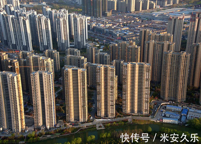 箴言|资深置业顾问建议:买房牢记7字“箴言”,买中、买边、不买三