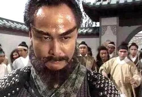 射雕中有一人武功被高估,号称天下第一,却连一个女子都打不赢