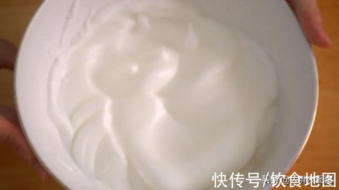 比豆腐还嫩！自制酸奶蛋糕，配方和秘诀都给你，外面买不到