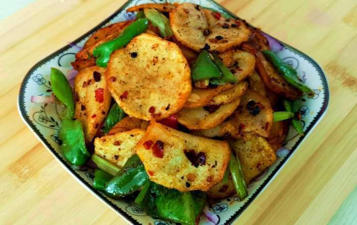 用土豆做的一道美食,饭店卖38元一盘,在家成本5块,下酒又下饭