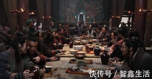 梁山#宋江聚义厅前排座次,公孙胜看明白后飘然离去,吴用至死才醒悟