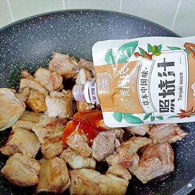 卤蛋腐竹焖排骨