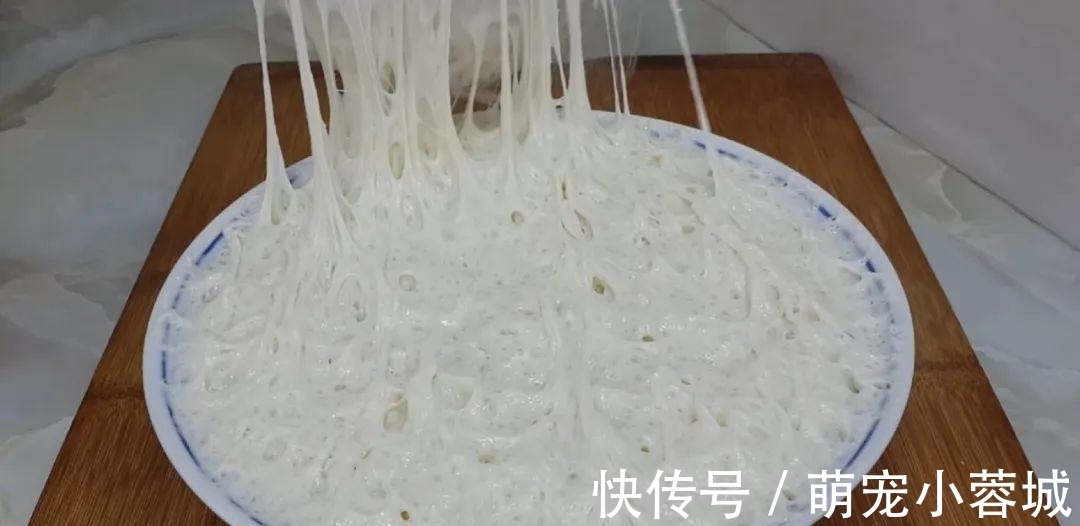 面粉这样做才好吃，加几勺白糖，外皮焦脆又营养，出锅孩子抢着吃