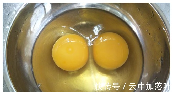 西红柿|西红柿炒鸡蛋时，加糖还是加盐调料放对了，西红柿和鸡蛋都好吃！