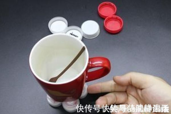塑料|不管家里多有钱,塑料瓶盖都别扔,简单改造一下,家人都抢着用!