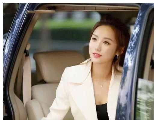 吕一|胡歌带她入行,唐嫣将她带火,大家都想娶她,今36岁如同少女!