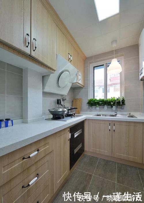 洗手台|老婆坚持把阳台改成榻榻米,改成厕所晾衣,全家一致夸赞