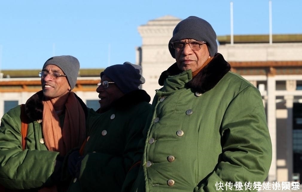 外国人眼里的中国奢侈品,在美国是抢手货,很多明星大腕都爱穿