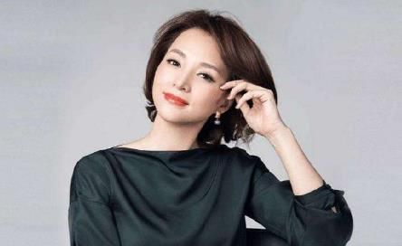 董卿|董卿手寫信有感,“腹有詩書氣自華”,多讀書突破自己!