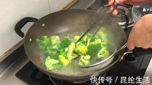黄花菜|吃前必须焯水的4种食物,并非为了口感,而是为了你和家人的健康