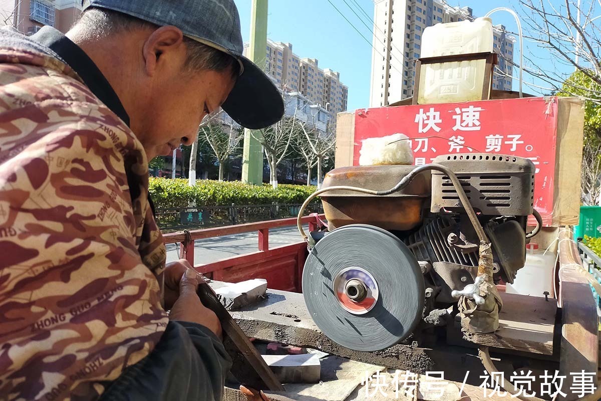 大叔!山村大叔挣钱有方,把“兴趣”做成事业,1天收入1000元