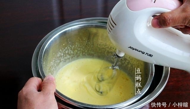 低筋面粉|不用一滴油，教你做鸡蛋小饼干，只需3种食材，口口香又酥