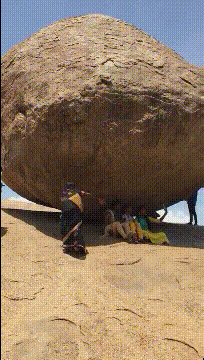 |搞笑GIF:大姐你听解释,我真的不是故意撞上去的