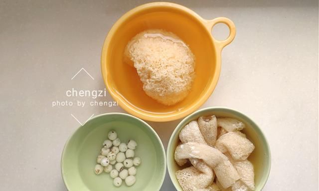 白色|秋季身体要滋润，不妨试试这汤，清润鲜美不上火，老人孩子都合适