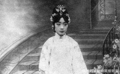 皇后|婉容皇后洗完澡，一个细节太监尴尬，孙耀廷道出其中奥秘