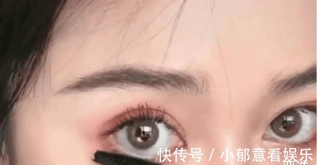 美容师|为何不建议女孩子“种睫毛”?美容师吐露事情真相,幸好我没做过