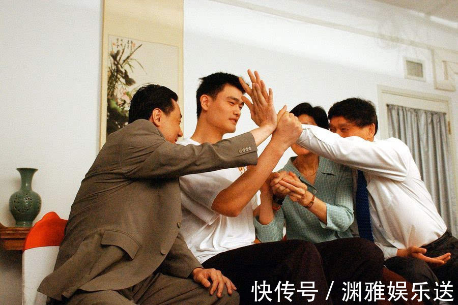 电梯|姚明身高基因太强大,爸妈比电梯还高!以前都是国家队