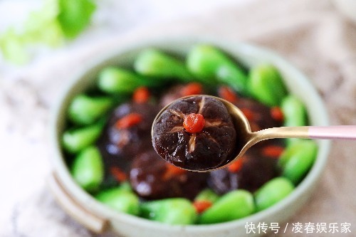 好看|过年了,教你道拿手菜,好吃好看,大鱼大肉都不如它抢手,过瘾