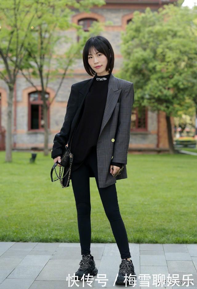 打底裤+运动鞋=入冬最正确的打开方式,时髦保暖,潮人都爱了