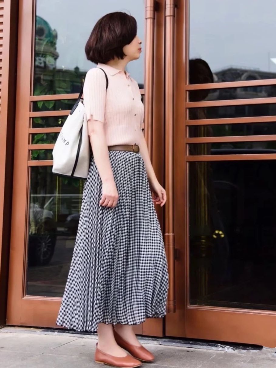 蕾丝|这才是适合60岁女人的半裙搭配，不年轻不高挑，也能令人怦然心动