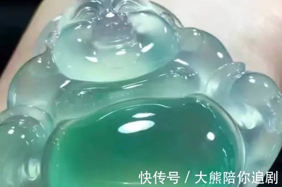 翡翠玉|翡翠没有固定标准,一旦陷入就难以自拔,你想要进入这行吗?
