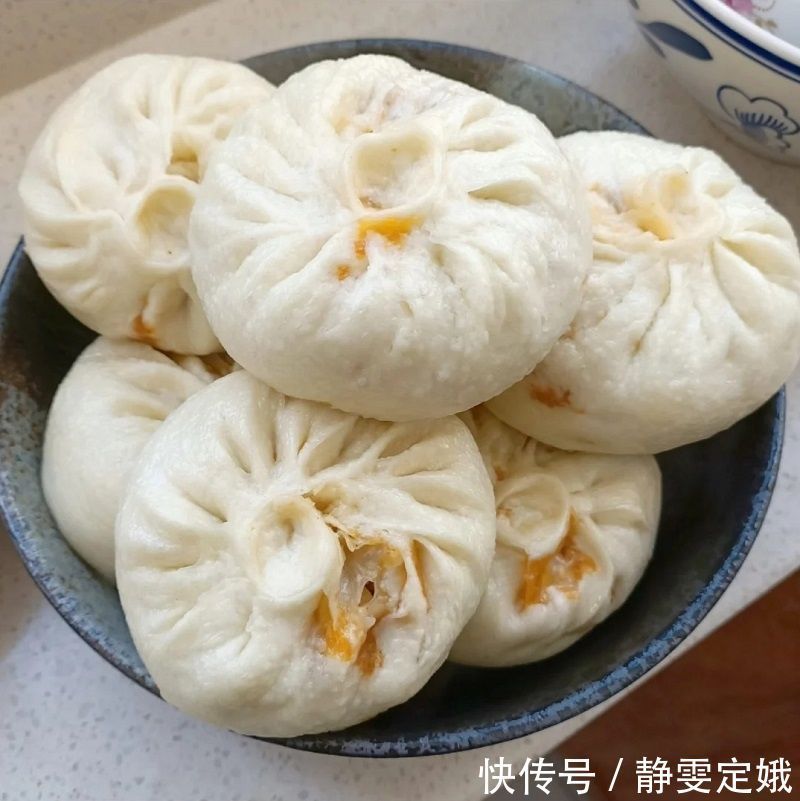 试试我这个方法,让你家的包子,又白又蓬松,又鲜香又好吃