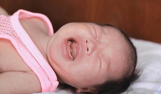 宝宝|新生宝宝出现的这些“症状”,爸妈别急,娃只是长得有点儿快