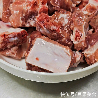 手残党必学菜谱之冬季暖汤（鹿茸菌排骨汤）