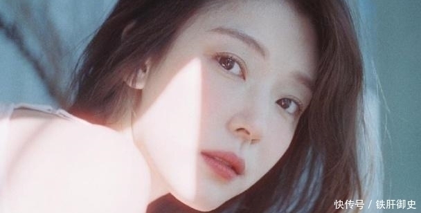 皮肤哪怕再暗黄,每天坚持做这5件事,不化妆都能白成“雪花肌”