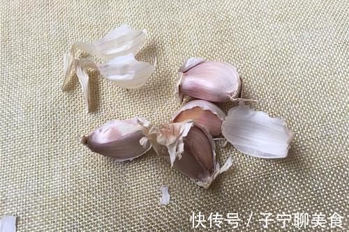 养肝食物|肝病医生认为的养肝食物,已给你列成单,大蒜并不在列,可多吃