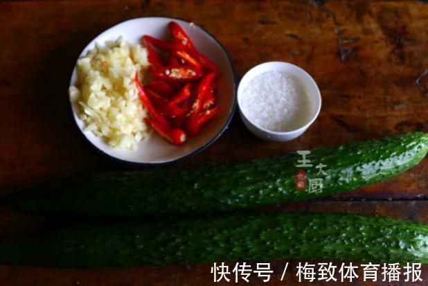开胃|每天都离不开的开胃小菜，清脆爽口的腌黄瓜，喝粥是最合适的