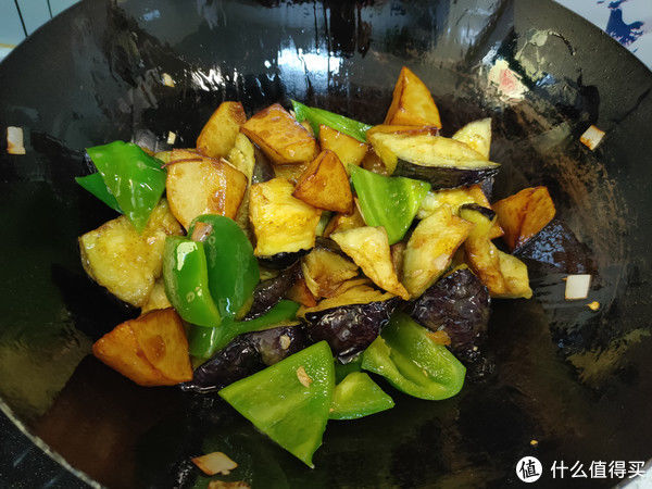 土豆|做地三鲜时，有两样调料别忘了放，少一样味道都不够香、不够正宗