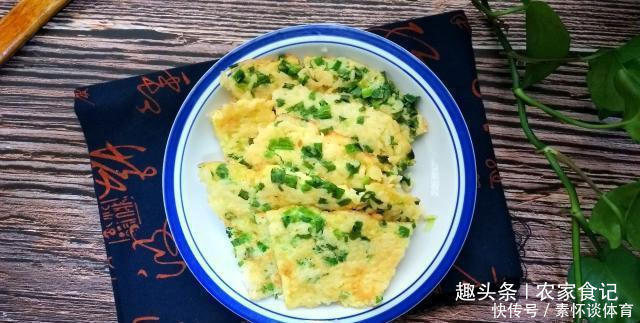 杂粮|婆婆做鸡蛋饼不用面粉,3分钟出锅,外酥里嫩,比杂粮煎饼还好吃