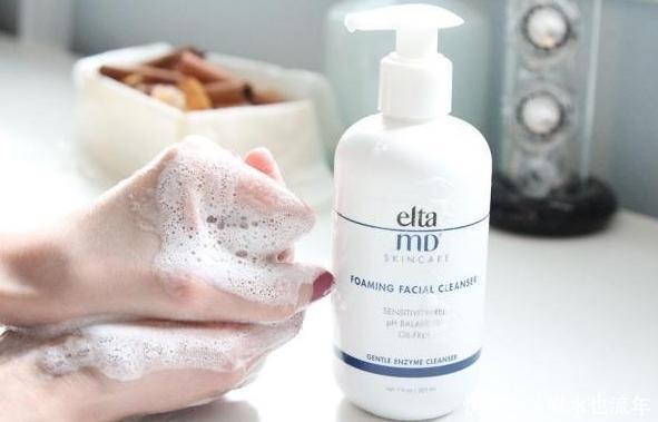 肌肤|热门补水洗面奶测评:用后黑头和痘痘消失了,让肌肤更加细润如脂