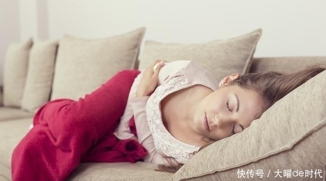 症状|女性来月经时,若没有这4个“症状”,子宫可能还很健康!