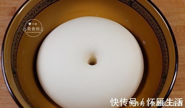 面团|想吃这饼不用买了，教你在家做，一卷一拧，外酥里软，比吃肉都香