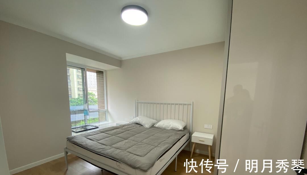 原木色|她家花了三个月装修完工,不做电视墙,不做吊顶,越简单越耐看