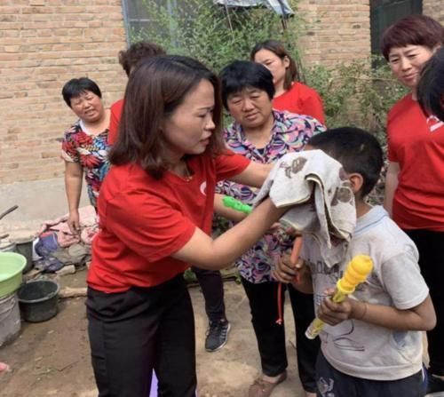 小帅|“世界最帅”的男孩长大了，并非浪得虚名，跟丁真意外撞脸